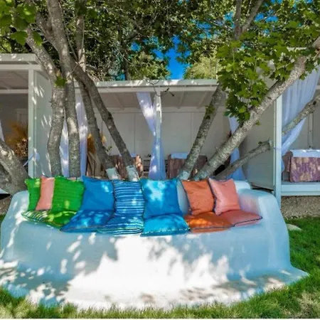 с една спалня в комплекс Sunny Island Apartment